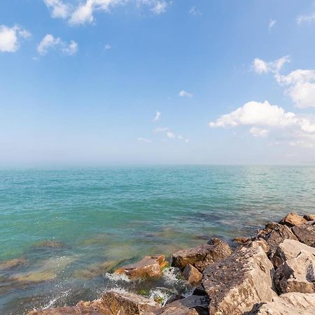 Globalstay Modern Townhomes In Lakeshore Steps To The Beach Χάμιλτον Εξωτερικό φωτογραφία