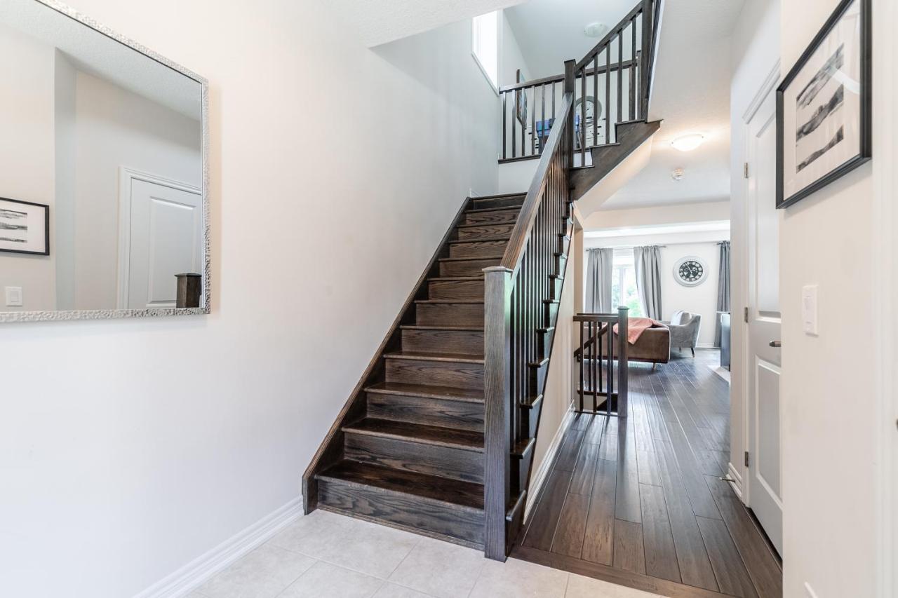Globalstay Modern Townhomes In Lakeshore Steps To The Beach Χάμιλτον Εξωτερικό φωτογραφία