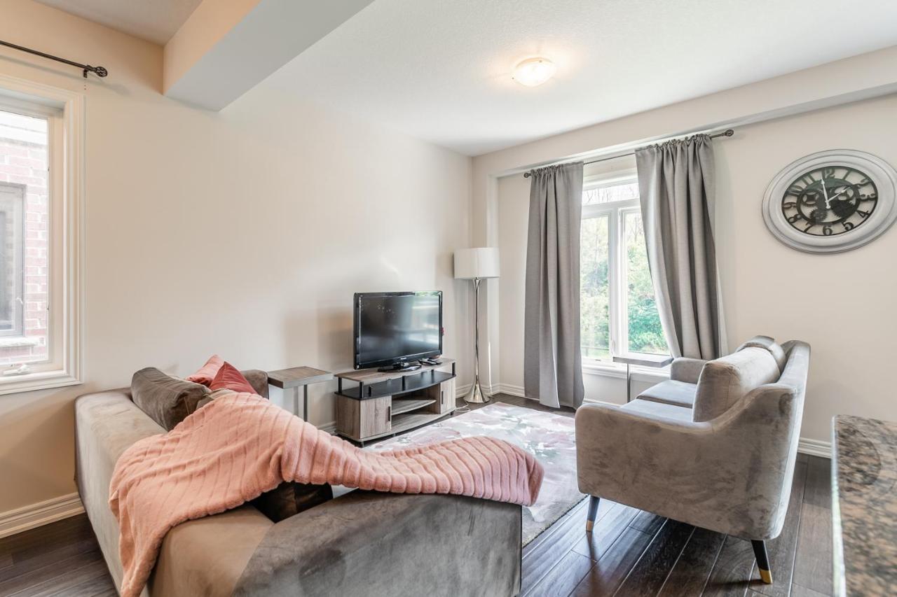 Globalstay Modern Townhomes In Lakeshore Steps To The Beach Χάμιλτον Εξωτερικό φωτογραφία