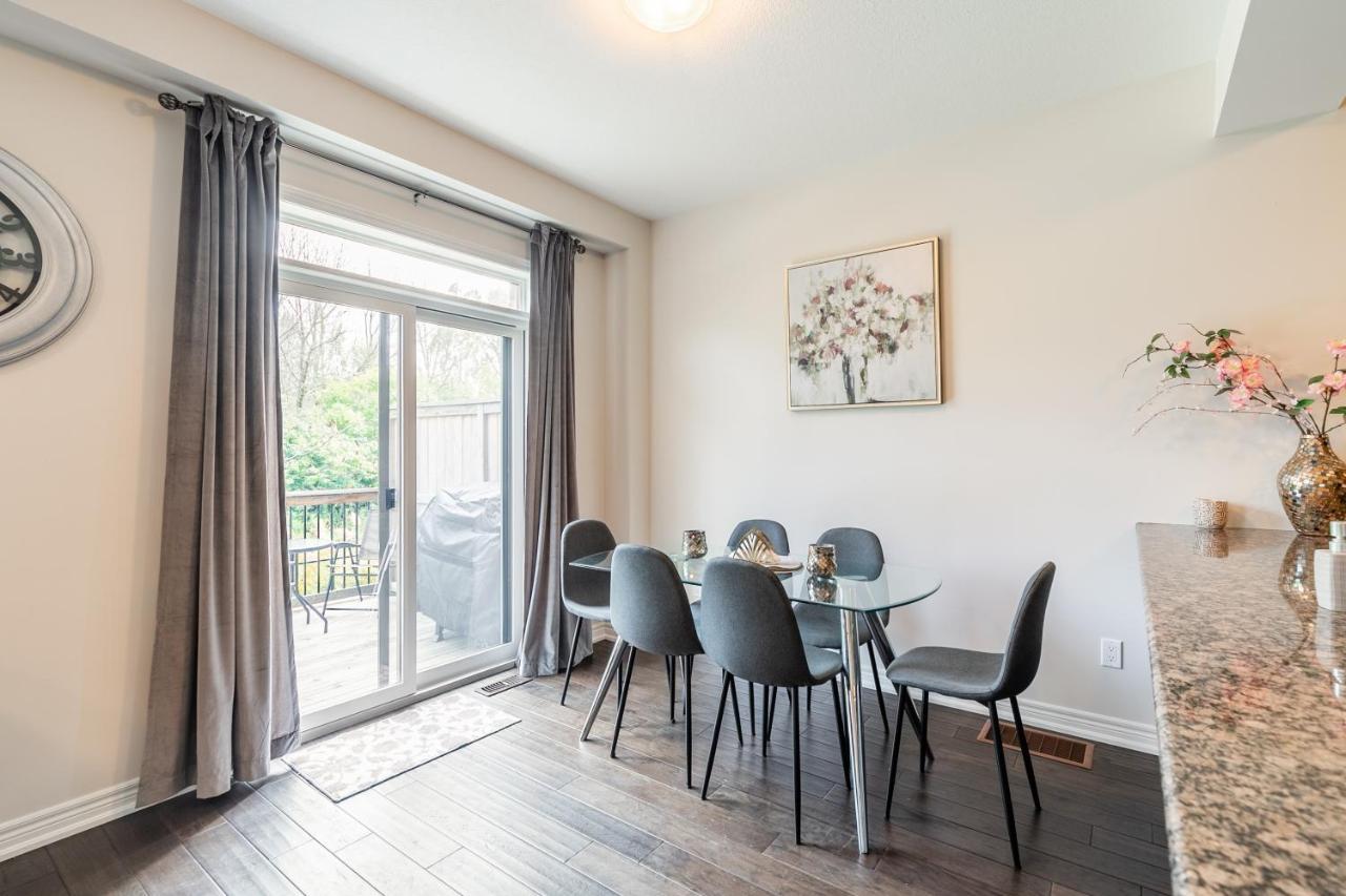 Globalstay Modern Townhomes In Lakeshore Steps To The Beach Χάμιλτον Εξωτερικό φωτογραφία