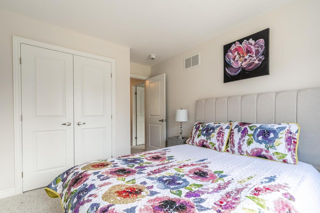 Globalstay Modern Townhomes In Lakeshore Steps To The Beach Χάμιλτον Εξωτερικό φωτογραφία