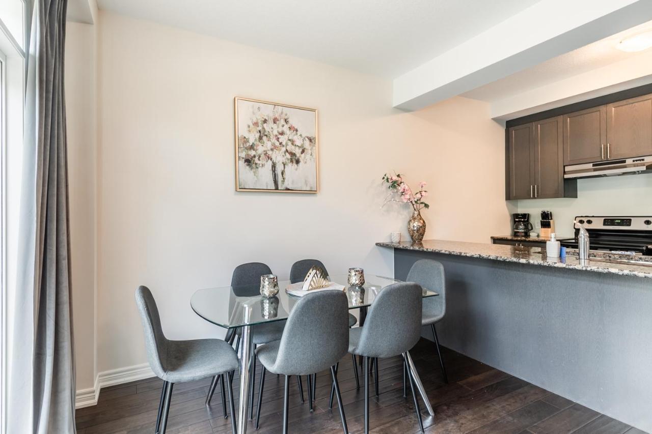 Globalstay Modern Townhomes In Lakeshore Steps To The Beach Χάμιλτον Εξωτερικό φωτογραφία