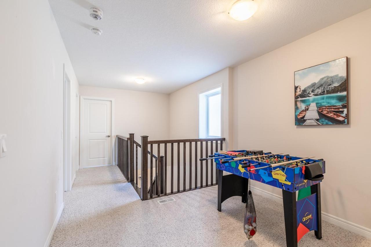 Globalstay Modern Townhomes In Lakeshore Steps To The Beach Χάμιλτον Εξωτερικό φωτογραφία