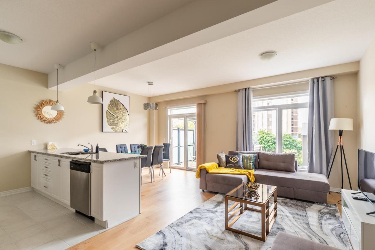 Globalstay Modern Townhomes In Lakeshore Steps To The Beach Χάμιλτον Εξωτερικό φωτογραφία
