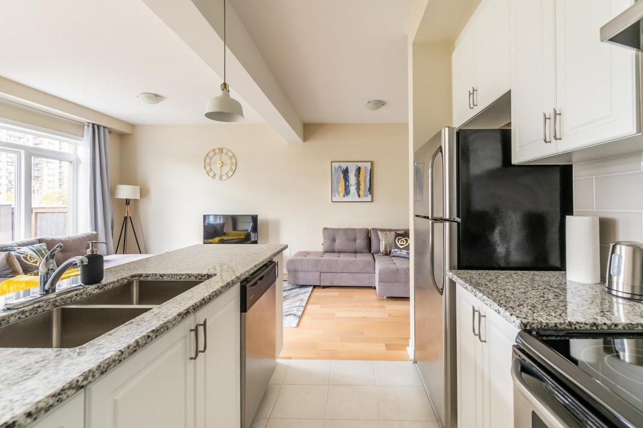 Globalstay Modern Townhomes In Lakeshore Steps To The Beach Χάμιλτον Εξωτερικό φωτογραφία