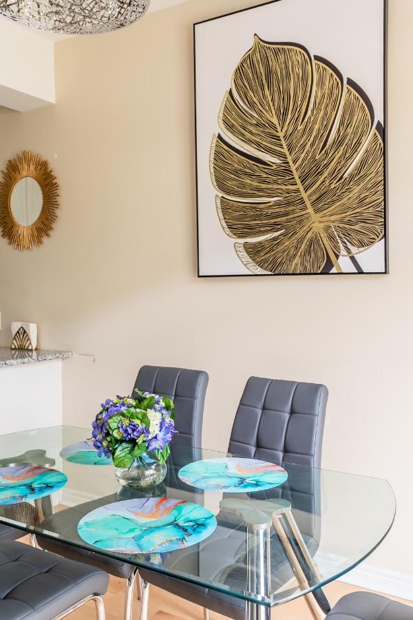 Globalstay Modern Townhomes In Lakeshore Steps To The Beach Χάμιλτον Εξωτερικό φωτογραφία