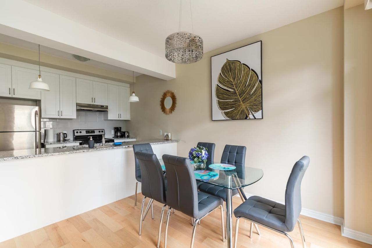 Globalstay Modern Townhomes In Lakeshore Steps To The Beach Χάμιλτον Εξωτερικό φωτογραφία
