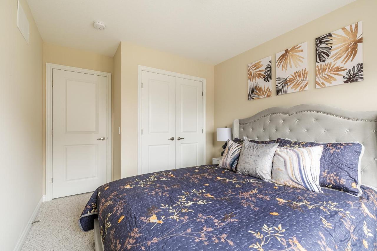 Globalstay Modern Townhomes In Lakeshore Steps To The Beach Χάμιλτον Εξωτερικό φωτογραφία