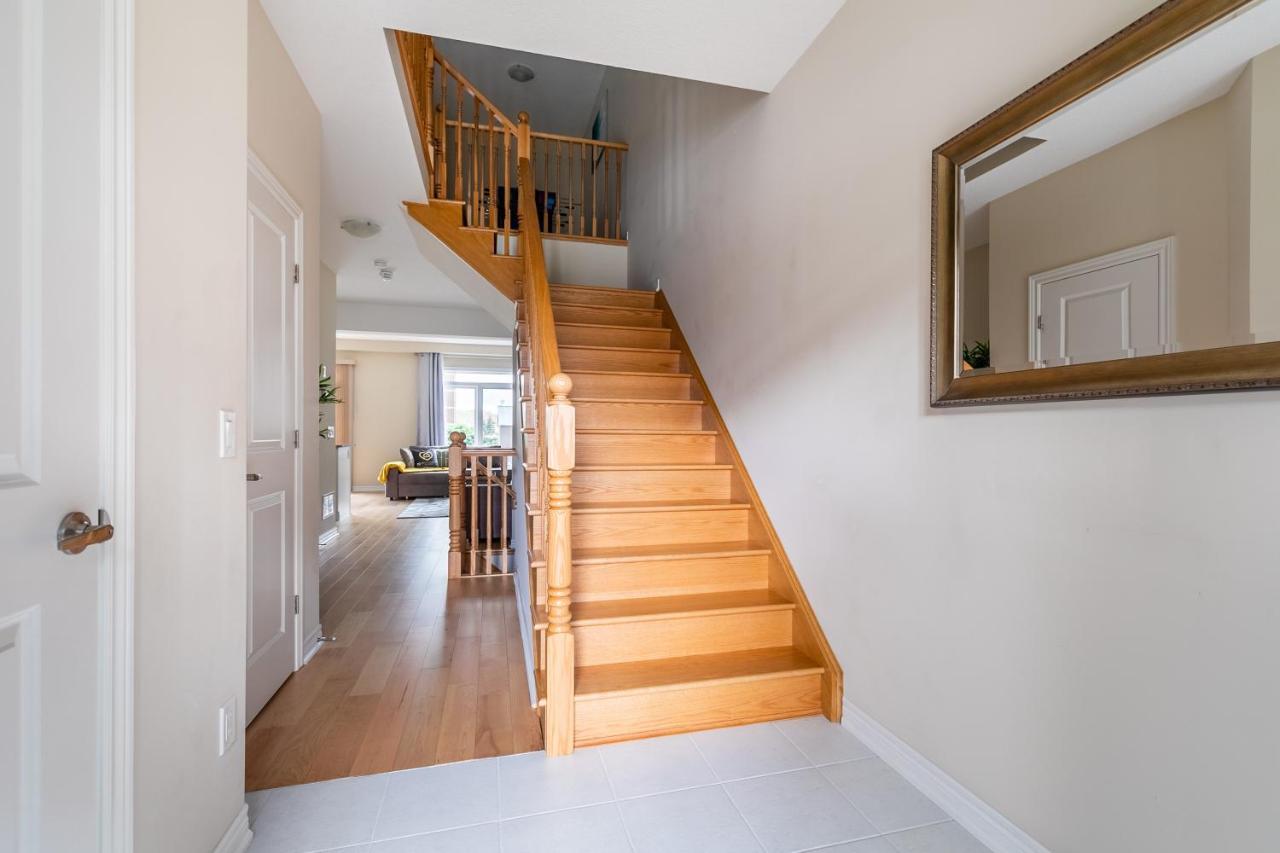 Globalstay Modern Townhomes In Lakeshore Steps To The Beach Χάμιλτον Εξωτερικό φωτογραφία