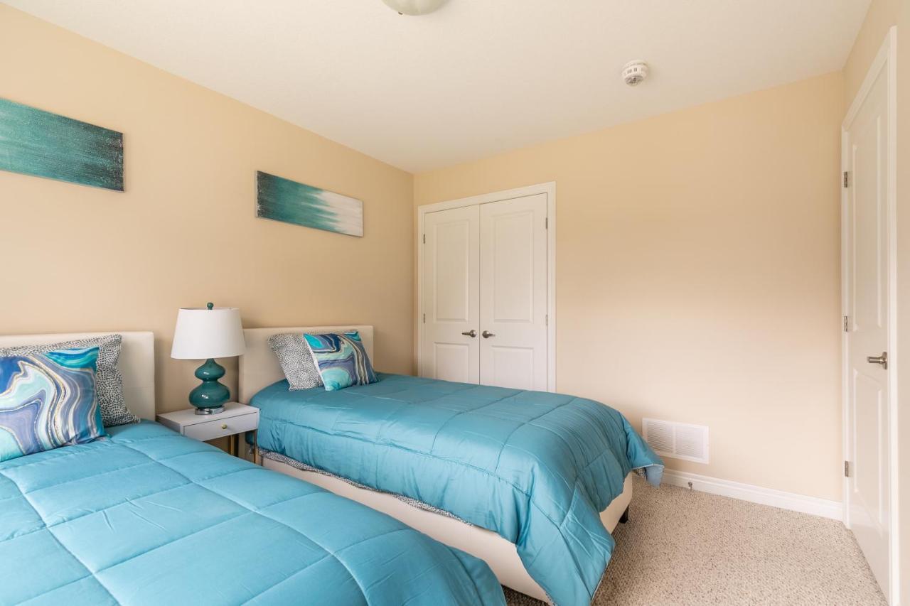 Globalstay Modern Townhomes In Lakeshore Steps To The Beach Χάμιλτον Εξωτερικό φωτογραφία